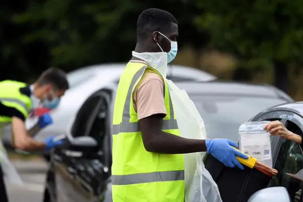 بريطانيا مهددة بموجة ثانية أقوى إذا لم تكثف الفحوص