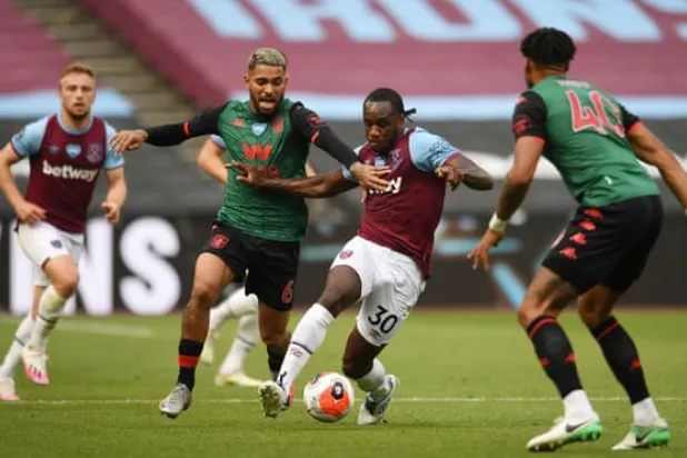 West Ham Confident Michail Antonio Will Stay and Plan Pay Reward
