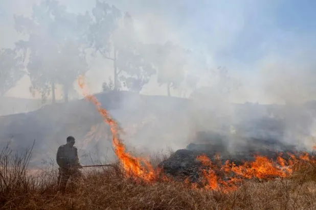 قصف إسرائيلي على غزة رداً على إطلاق بالونات حارقة