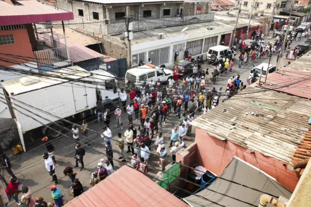 قوات الأمن الأنغولية تقتل 7 أشخاص لخرقهم قيود «كورونا»