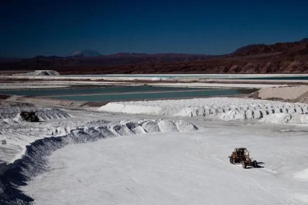 تشيلي تنوي مضاعفة إنتاجها من الليثيوم