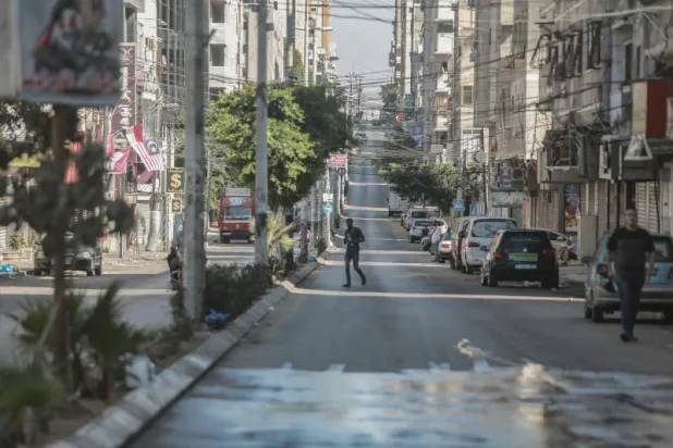 تمديد العزل العام في غزة بعد تسجيل حالتي وفاة بـ«كورونا»