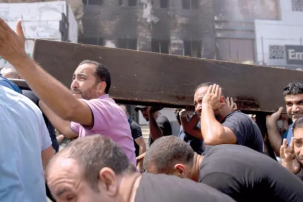 فرانس لبنان کے زوال کو روکنے کے لئے اپنا دباؤ بڑھا رہا ہے