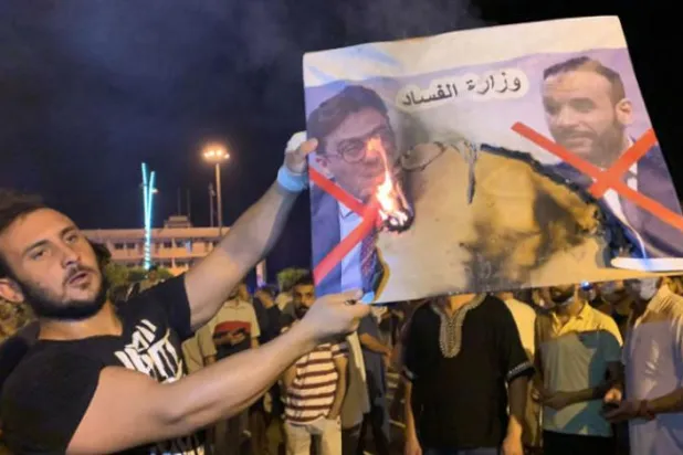 طرابلس کے حکمران آپس میں برسرپیکار اور احتجاج جنوب تک پھیلا