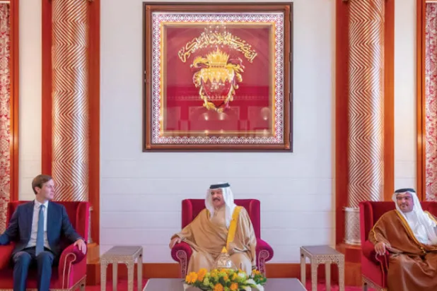 ملك البحرين لكوشنر: السعودية دعامة الاستقرار والتضامن الخليجي