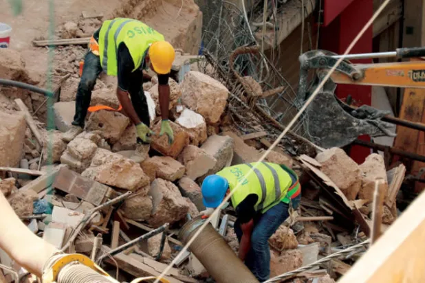 متابعة البحث عن «ناجين» من انفجار بيروت رغم تضاؤل الأمل