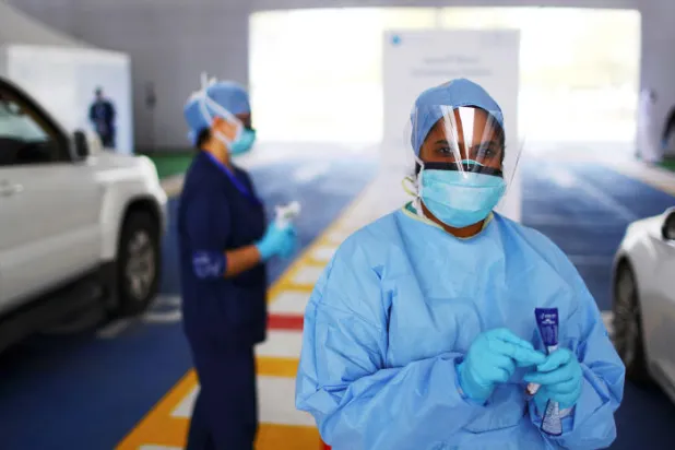 دراسة: فحص اللعاب يغني عن مسحة الأنف للكشف عن «كورونا»