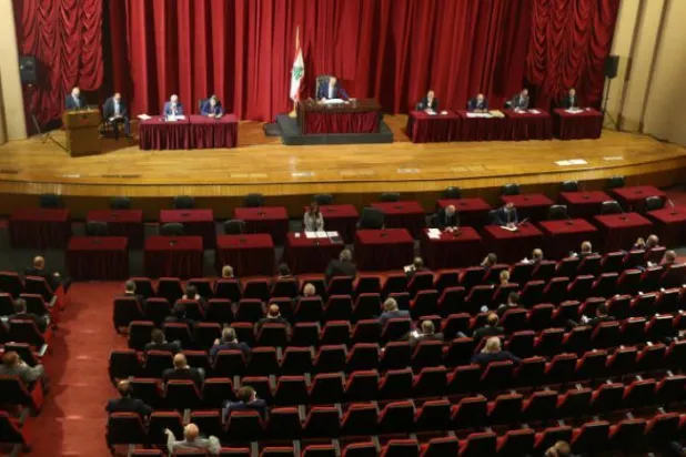 ABD yaptırımları Şii İkilisi’ni Maliye Bakanlığı koltuğunda ısrarcı olmaya itiyor