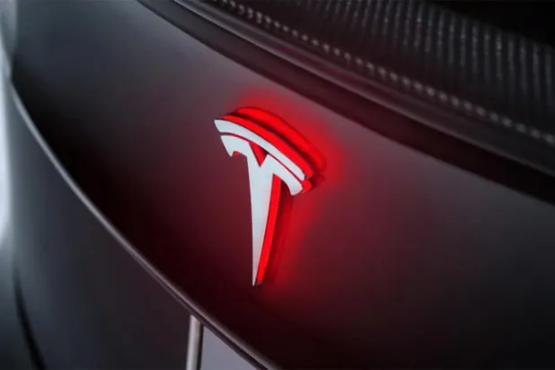 «تسلا» لشحن سيارات صنعتها الصين إلى أوروبا
