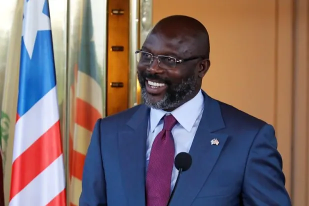 رئيس ليبيريا يدعو لقوانين أكثر صرامة في مواجهة «وباء» الاغتصاب