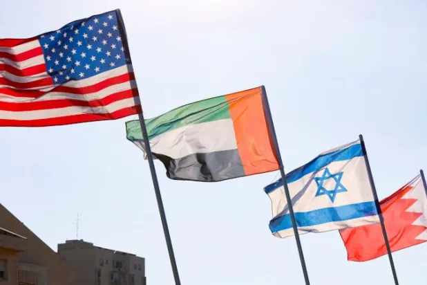 وزيرا خارجية الإمارات والبحرين يصلان واشنطن للتوقيع على اتفاق السلام مع إسرائيل