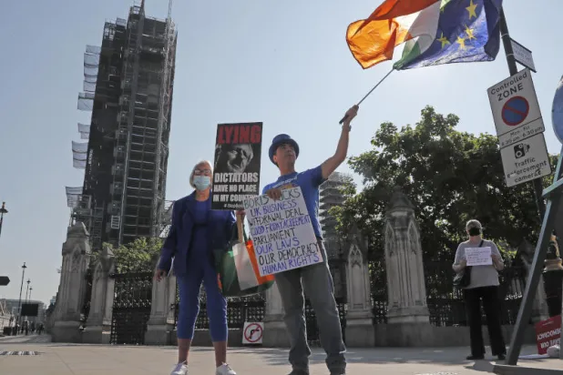 نواب بريطانيون يناقشون مشروعاً لمراجعة اتفاق «بريكست»