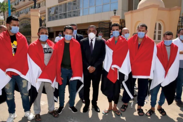 مصر تتسلم من ليبيا 6 مواطنين بعد «تحريرهم» من خاطفيهم
