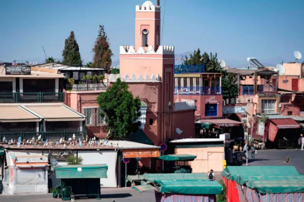 تمديد إغلاق الدار البيضاء لمحاصرة الوباء