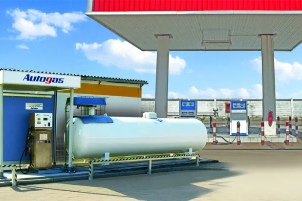 نيجيريا تعتمد على الغاز الطبيعي بدل البنزين لتخفيف تداعيات إنهاء دعم الوقود