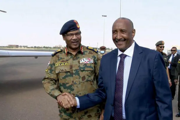 البرهان يحمل قضايا السودان إلى الإمارات