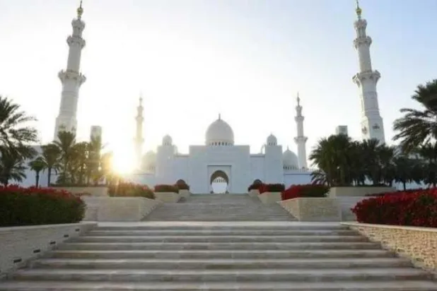 أبوظبي تعفي رجال الدين من رسوم فحص «كورونا»