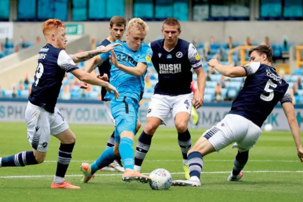 لوي سيبلي... أحد أبرز المواهب الشابة المرشحة للتألق في «دوري الأضواء»