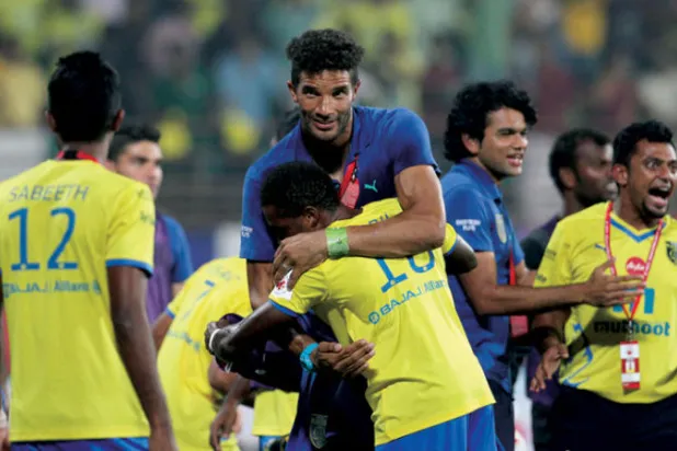 ديفيد جيمس عندما كان يتولى قيادة نادي كيرالا بلاسترز الهندي (الشرق الأوسط)