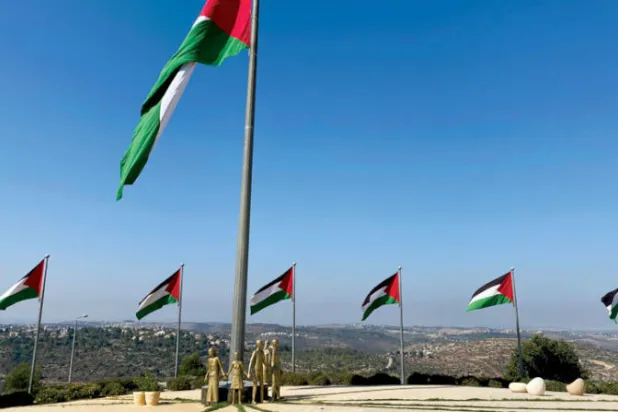 تلميح فرنسي إلى التخلي عن «حل الدولتين»
