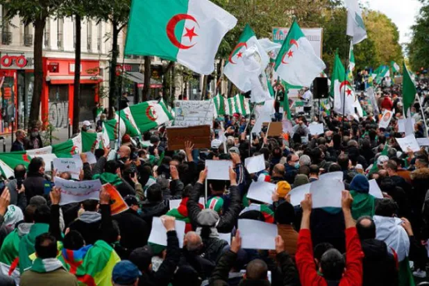 جزائر میں "آئین کی جنگ" کا ہوا آغاز 