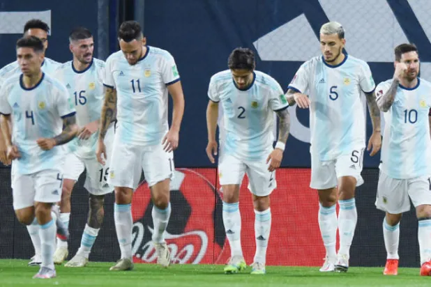 ميسي يقود التانغو الأرجنتيني للفوز على الإكوادور