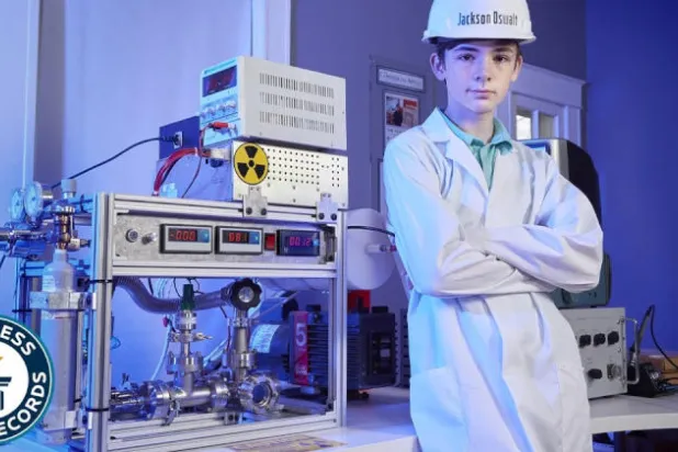 طفل أميركي يبني مفاعلاً نووياً في المنزل ويدخل موسوعة «غينيس»