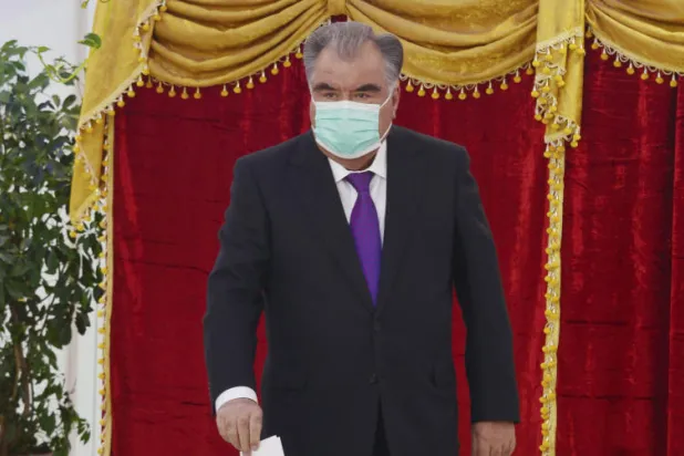 رئيس طاجيكستان يفوز بولاية جديدة بأكثر من 90 % من الأصوات