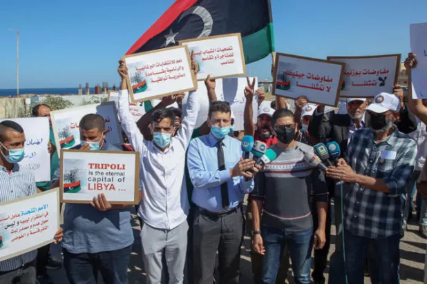 توقيف مسؤولين جدد في «الوفاق» بتهمة تبديد المال العام
