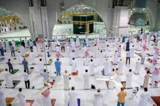Suudi Arabistan umre ziyaretçilerini üçüncü aşama kapsamında kabul etmeye hazır