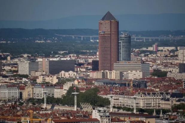 الشرطة الفرنسية تعتقل شخصاً خلال عملية أمنية في ليون