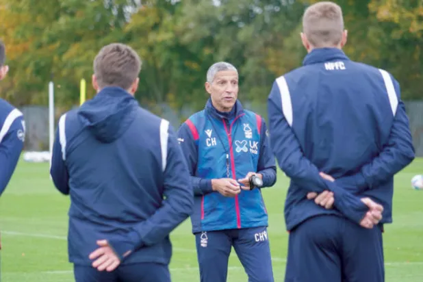 كريس هيوتون: عودة نوتنغهام فورست إلى دوري الأضواء هدفي الرئيسي