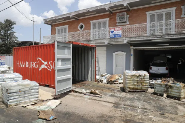 بينهم مصري و3 مغاربة... العثور على 7 جثث لمهاجرين داخل حاوية في باراغواي