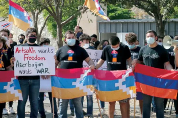 Lübnanlı Ermeniler, savaşçılarla ve mali yardımlarla Azerbaycan’a karşı Dağlık Karabağ savaşına katılıyorlar