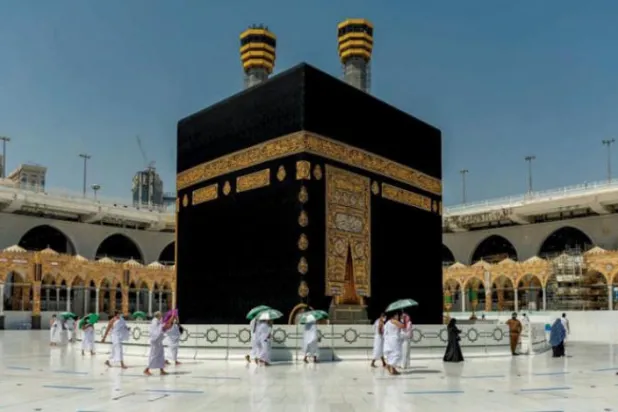 Umre sezonunun başlamasıyla birlikte Mescid-i Haram’da sıkı tedbirler uygulanmaya başlandı. (SPA)