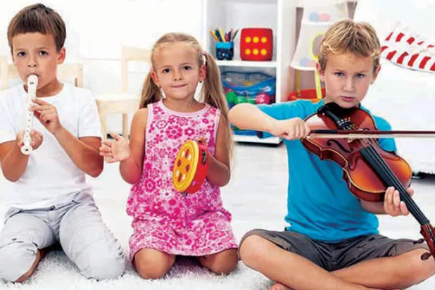 تعليم الأطفال الموسيقى يحقق لهم البهجة ويجعلهم أكثر ذكاء