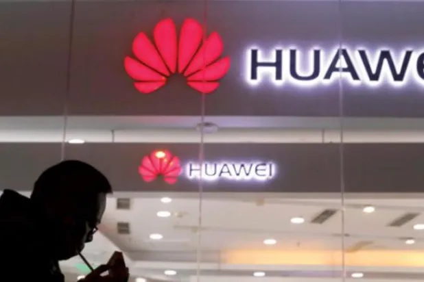 «هواوي» تفقد مرتبتها الأولى في بيع الهواتف الذكية في العالم