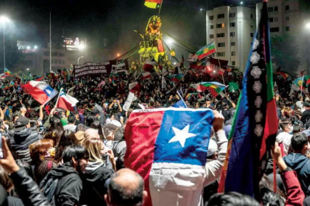 تشيلي: عبر الاستفتاء كسب مناهضو اليمين جولة... ولم يحسموا الحرب