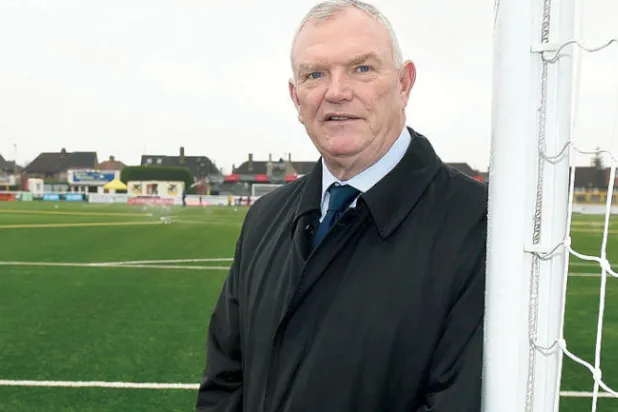 كلارك رئيس الاتحاد الإنجليزي اعترف بمشاركته في مشروع «الصورة الكبيرة» من أجل تطوير الدوريات المحلية