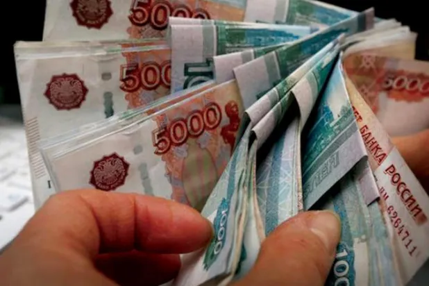 الروبل الروسي لأدنى مستوى في 6 سنوات