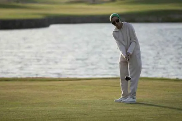 فردوس لـ «الشرق الأوسط»:  «عزلة كورونا» طوّرت مهارتي بالغولف