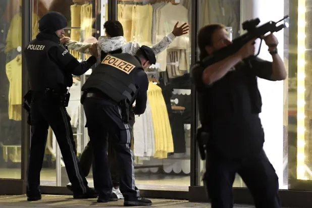 الشرطة توقف شاباً في وسط فيينا (أ.ف.ب)