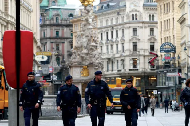 سلوفاكيا حذّرت النمسا من «مهاجم فيينا» قبل أشهر... واعتقال مشتبه بهم