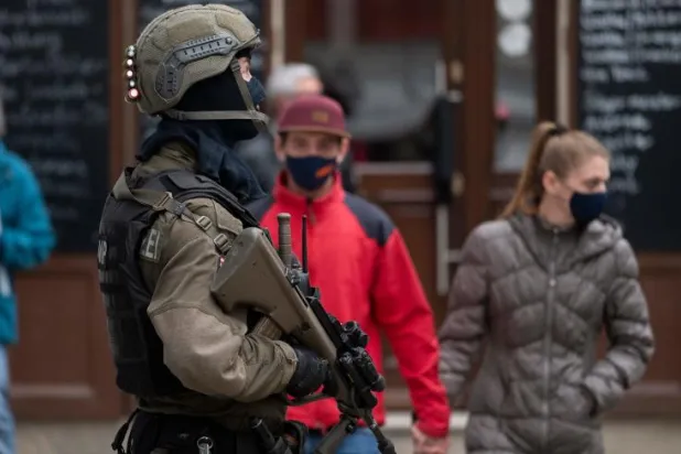 الرجلان المعتقلان في سويسرا صديقان لمنفذ هجوم فيينا