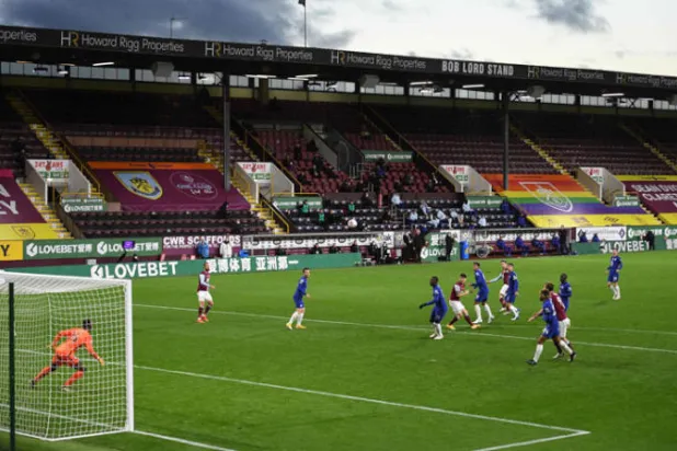 الملاعب الخاوية من الجماهير أثرت على مداخيل الأندية (أ.ف.ب)