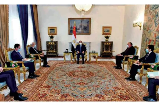 لودریان در قاهره برای گذر از بحران «کاریکاتورهای توهین آمیز»