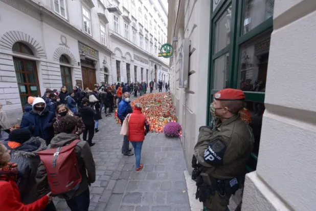 الشرطة النمساوية تداهم أكثر من 60 موقعاً في إطار مكافحة الإرهاب