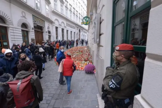 یورش پلیس اتریش به بیش از ۶۰ مرکز برای مقابله با تروریسم