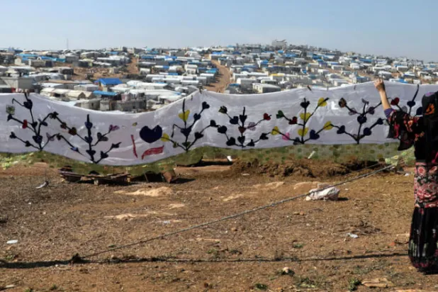 نازحون في إدلب يتحدثون عن أسباب تفكيرهم بالانتحار