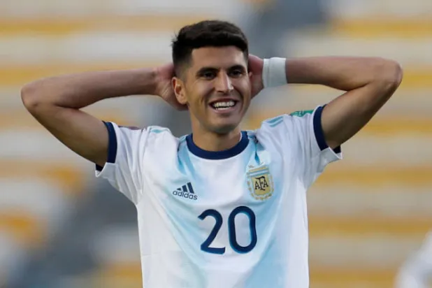 بالاسيوس لاعب الأرجنتين تعرض لإصابة في الظهر (رويترز)